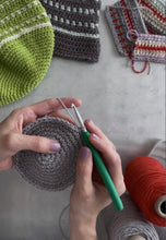 Load image into Gallery viewer, Owl Dot Hat【糸とレシピのキット】