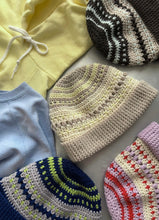 画像をギャラリービューアに読み込む, Cozy Cabin Cap【糸とレシピのキット】
